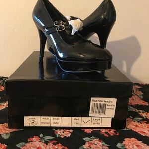 Black Patent Mary Jane Heels